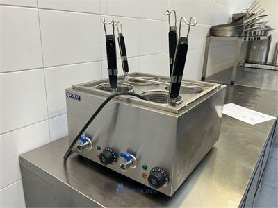 Pastakoker ROYAL CATERING – kavel bij VH Auctions