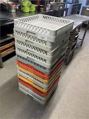 12 PVC vaatwasbakken – kavel bij VH Auctions