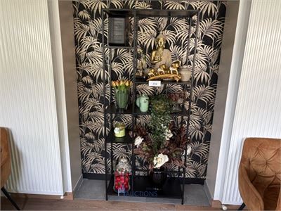 Metalen rek met decoratie – kavel bij VH Auctions