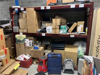 merchandisegoederen met metalen rek – kavel bij VH Auctions