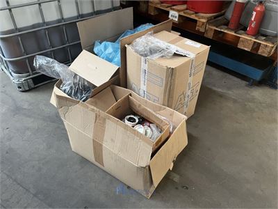 4 dozen diverse doppen voor bidons – kavel bij VH Auctions