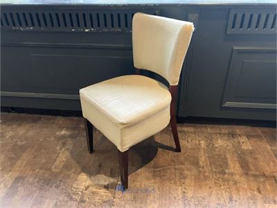Partij 30 stoelen – kavel bij VH Auctions