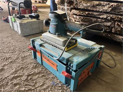 Vlakschuurmachine MAKITA BO4900V – kavel bij VH Auctions