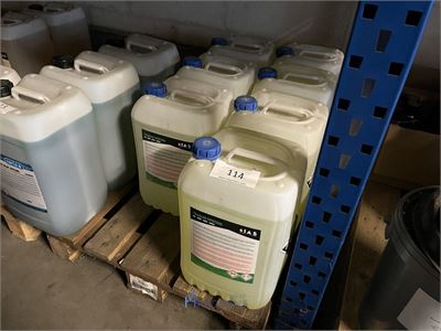 7 bidons IAS TRAILER SPECIAL - 25 L – kavel bij VH Auctions