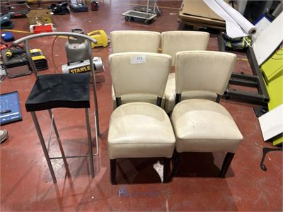 4 stoelen met barkruk – kavel bij VH Auctions