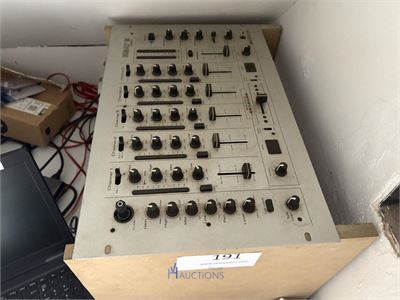 Geluidsinstallatie JBSYSTEMS AX400 – kavel bij VH Auctions