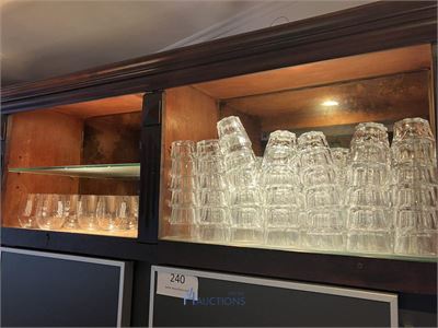 Partij glazen en tassen – kavel bij VH Auctions