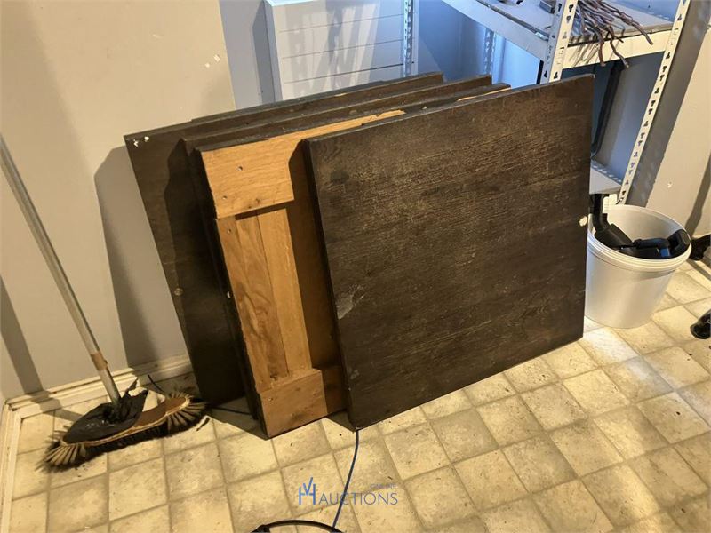Partij tafels en inrichting – kavel bij VH Auctions