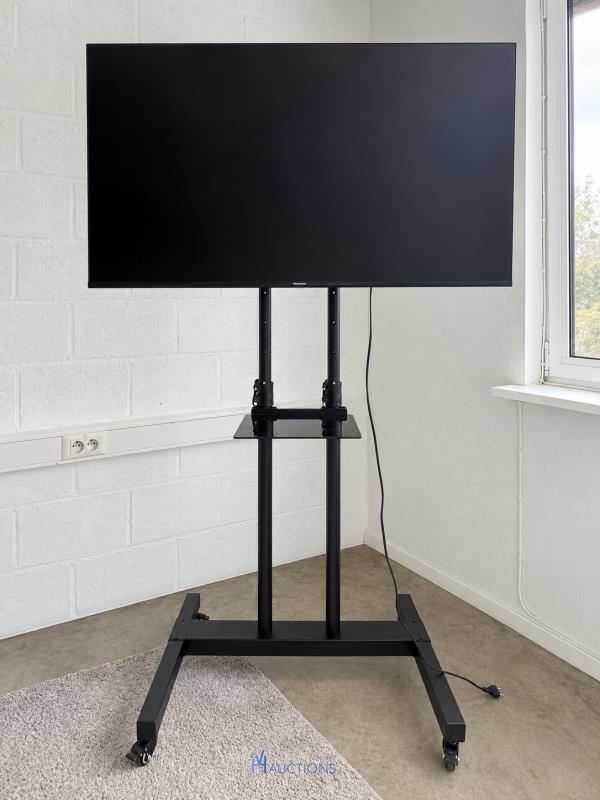 Hisense 50-inch 4K Smart TV met verrijdbare standaard – kavel bij VH Auctions