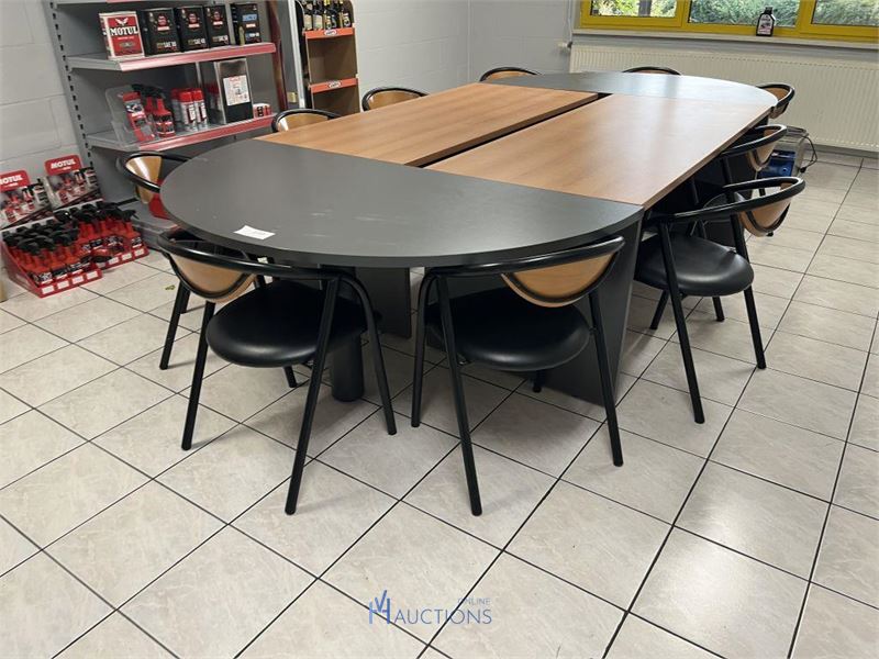 Vergadertafel met 10 stoelen – kavel bij VH Auctions