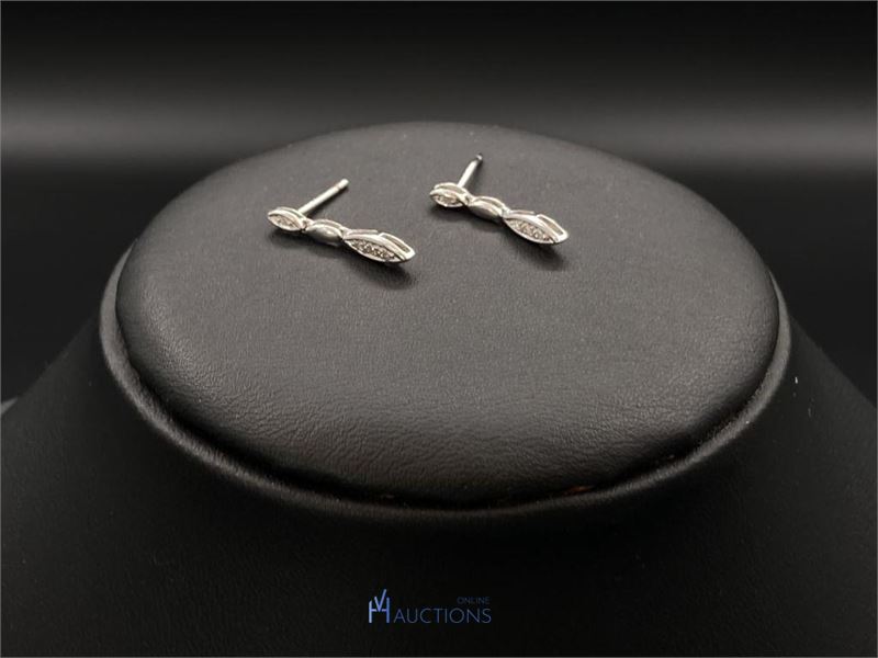 white gold earrings set with diamond 18 carat – kavel bij VH Auctions