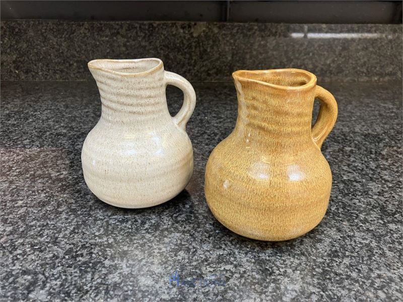 2 diverse kannen – kavel bij VH Auctions