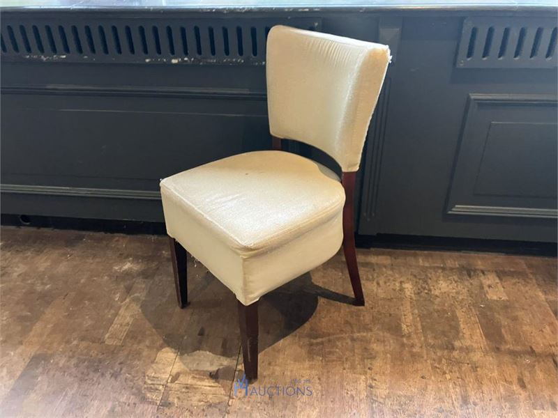 Partij 30 stoelen – kavel bij VH Auctions