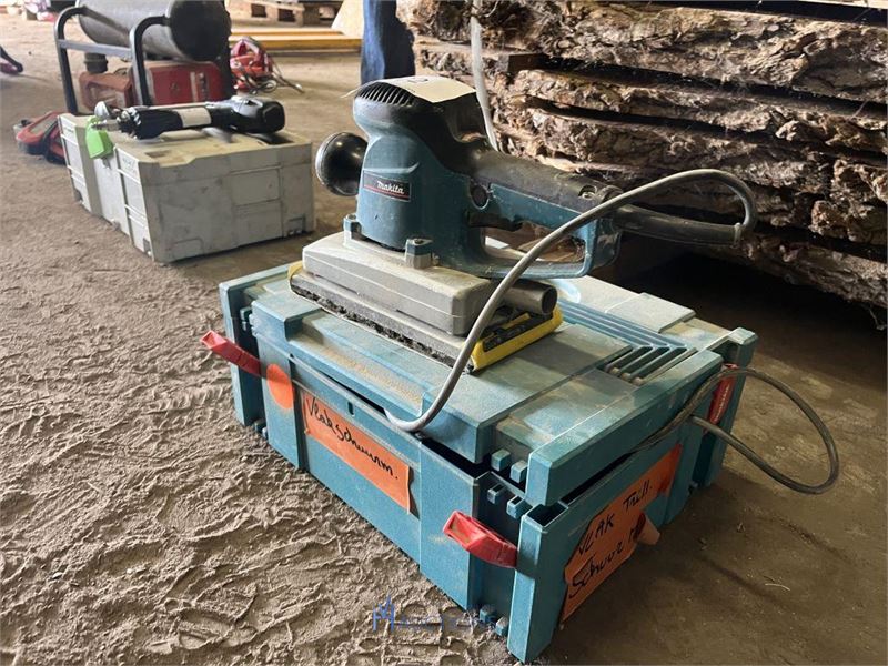 Vlakschuurmachine MAKITA BO4900V – kavel bij VH Auctions
