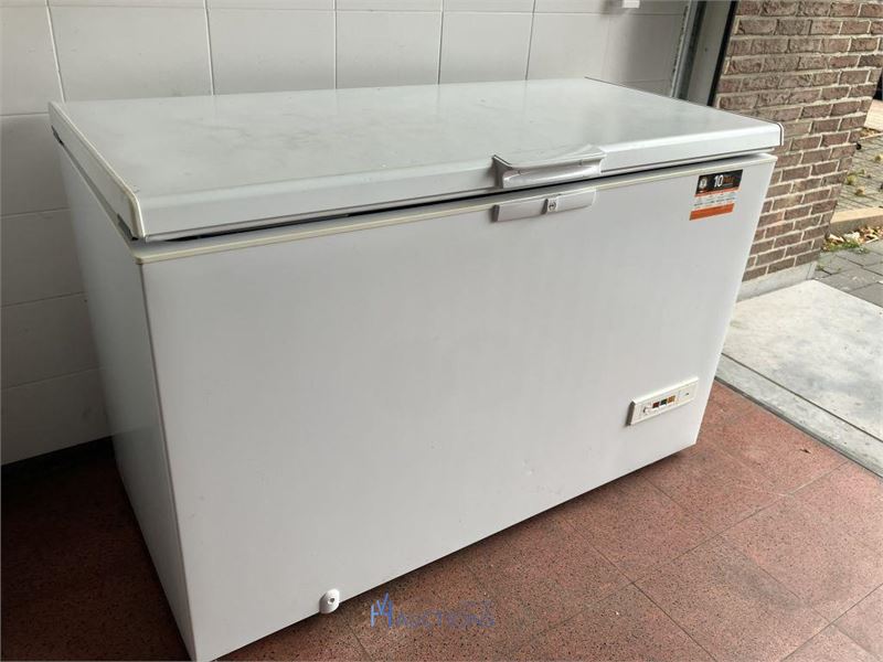 Verrijdbare diepvrieskast WHIRLPOOL – kavel bij VH Auctions