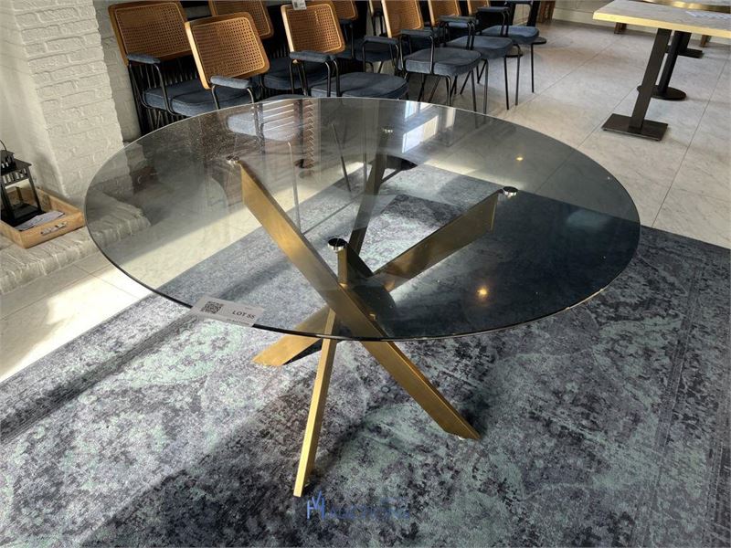 Ronde tafel met glazen bovenblad – kavel bij VH Auctions
