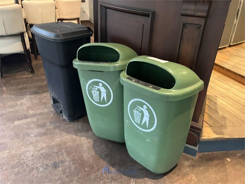 3 PVC vuilnisbakken – kavel bij VH Auctions