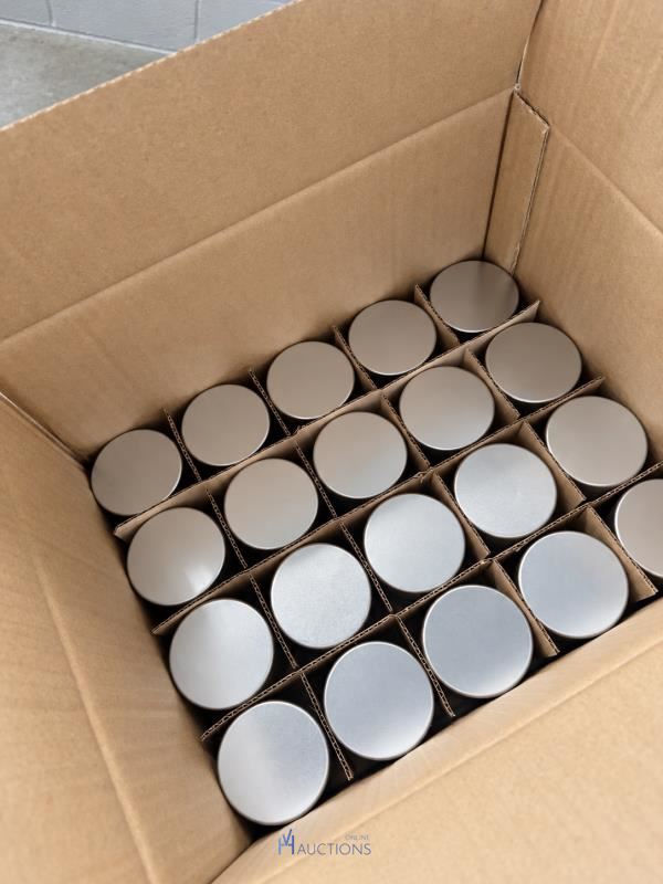Ronde metalen potjes met vensterdeksel – 100 ml TINEWARE DIRECT – kavel bij VH Auctions