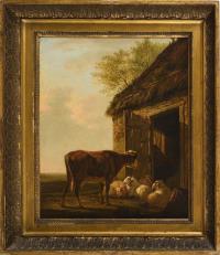 Rind und Schafe vor dem Stall